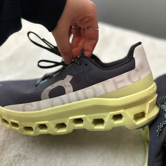 ON cloudmonster running shoes - Picture 4 of 7